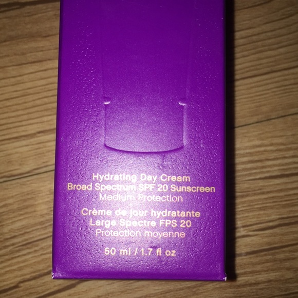 2 Younique hydrating day cream NIB - Picture 2 of 4